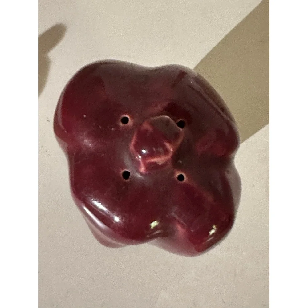 McCoy USA POTTERY Cucumber & Mango Pepper Range Size Salt & Pepper Shakers